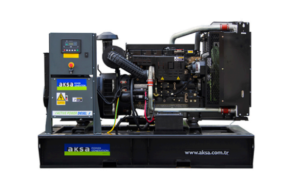 Innenansicht des AKSA AP165 Dieselgenerators mit detaillierter Technik und Verkabelun